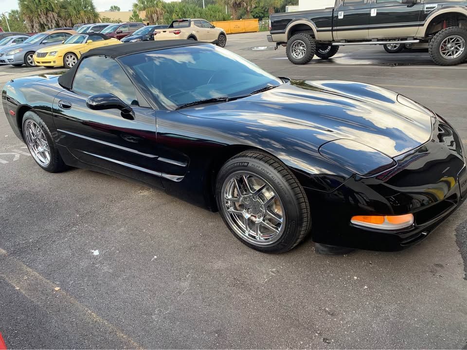 Used 1999 Chevrolet Corvette Convertible w/ Memory Pkg RWD image 12