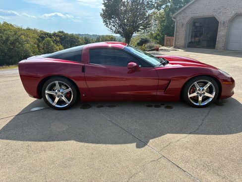 Used 2008 Chevrolet Corvette Coupe w/ Preferred Equipment Group image 2