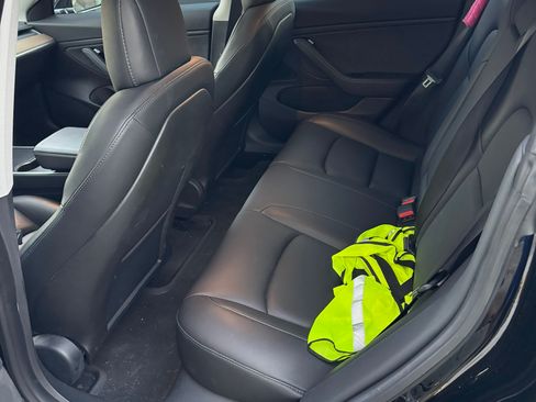 Used 2019 Tesla Model 3 Standard Range Plus image 28