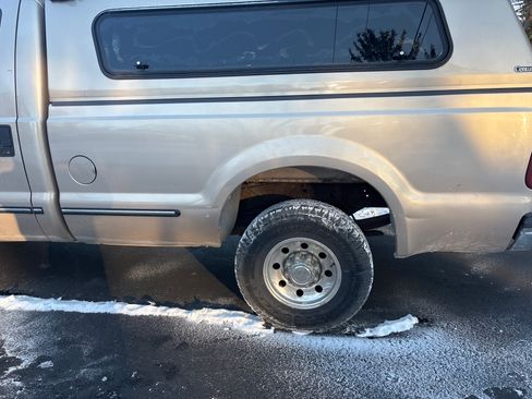 Used 1999 Ford F250 2WD Regular Cab Super Duty image 12