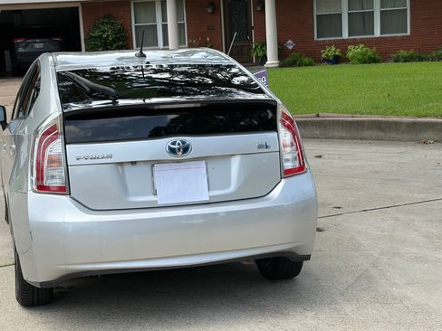 Used 2014 Toyota Prius Three FWD image 11