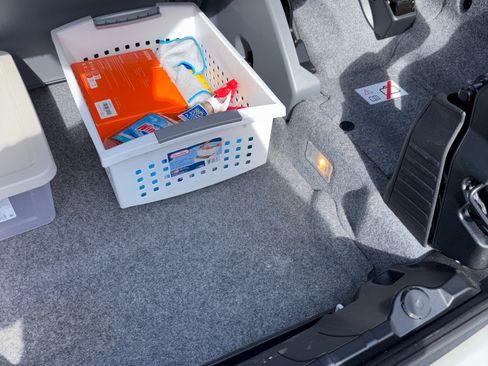 Used 2013 BMW 335i Convertible image 21