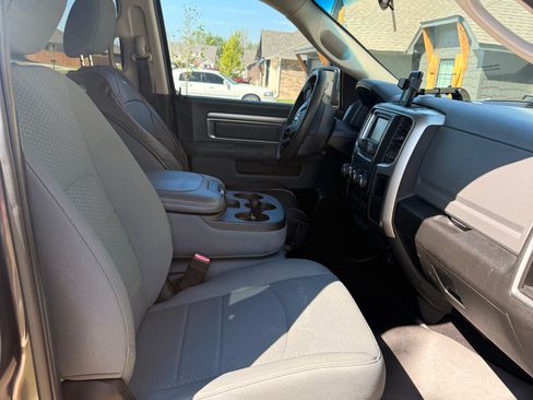 Used 2018 RAM 1500 Classic SLT image 15