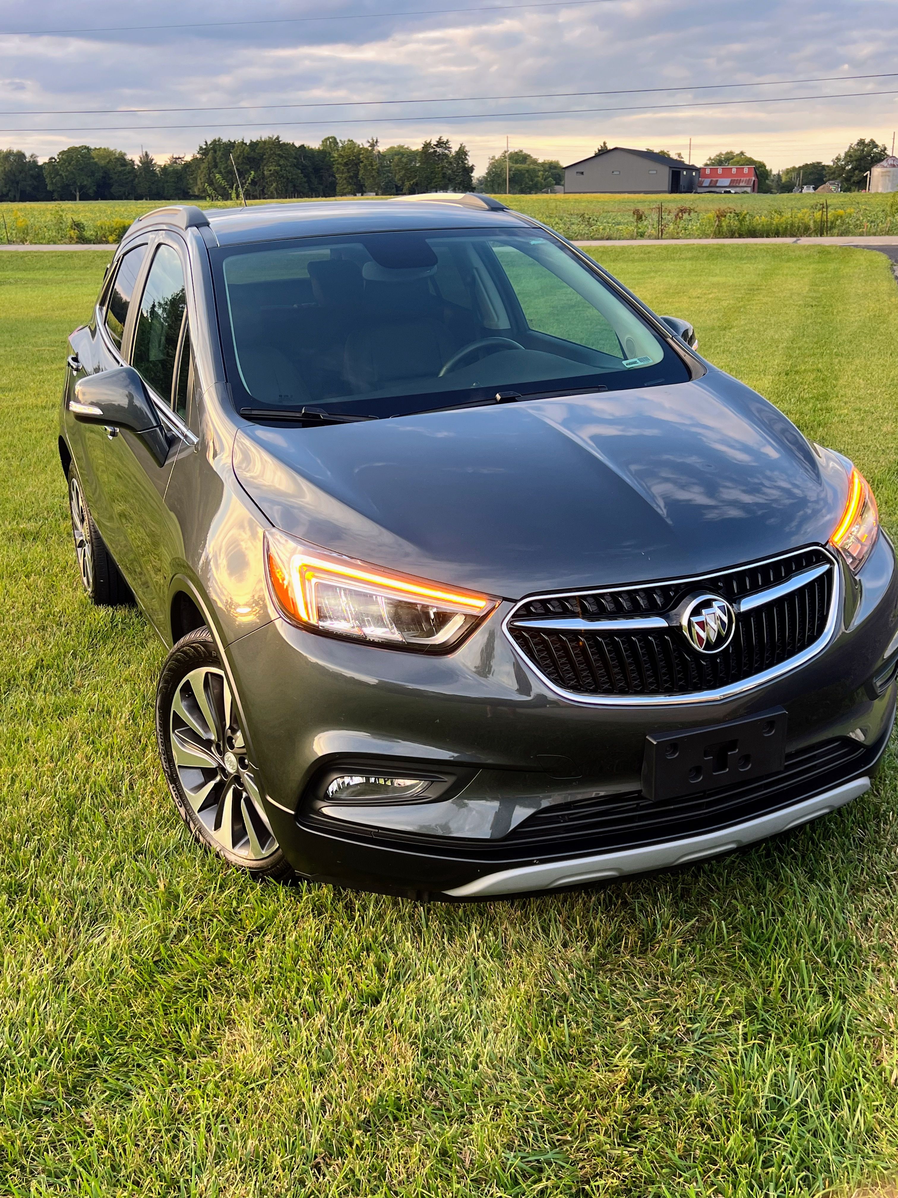 Used 2018 Buick Encore Essence FWD image 5