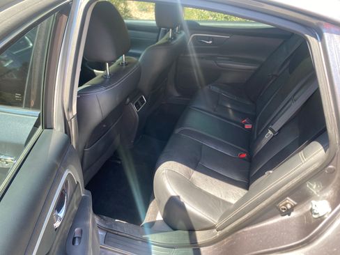 Used 2018 Nissan Altima 2.5 SL FWD image 16