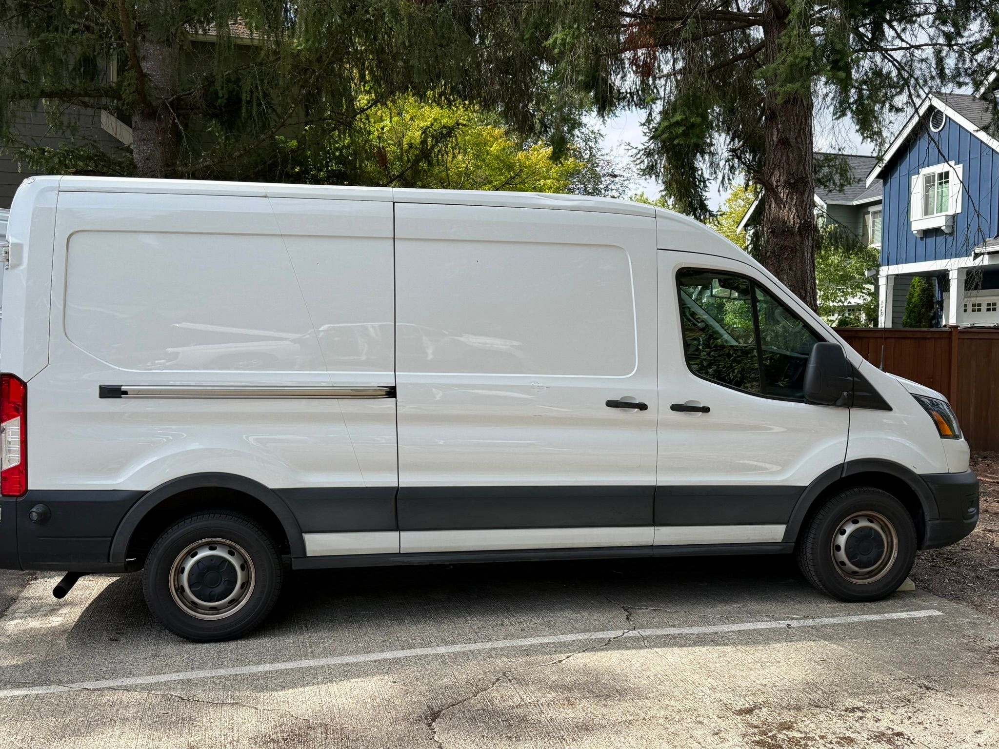 Used 2020 Ford Transit 250 Medium Roof RWD image 4