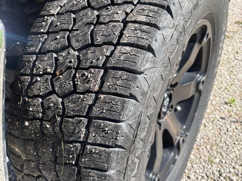 Used 2018 Toyota Tundra SR5 w/ TRD Off Road Package AWD/4WD image 17