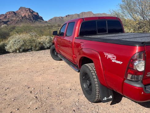 Used 2013 Toyota Tacoma Pickup 4D 6 ft image 9