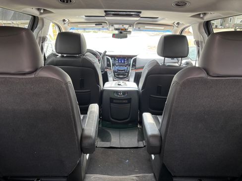 Used 2017 Cadillac Escalade Premium Luxury image 2