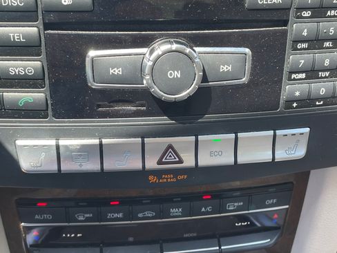 Used 2014 Mercedes-Benz E 350 4MATIC Sedan image 11