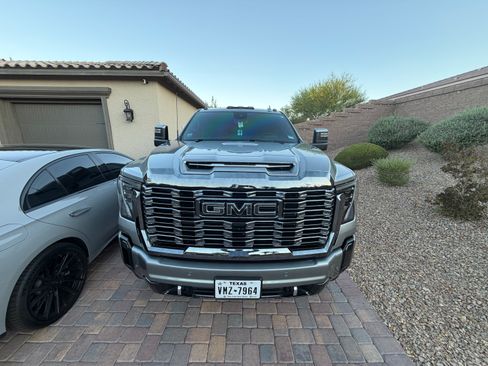 Used 2024 GMC Sierra 2500 Denali Ultimate w/ Max Trailering Package AWD/4WD image 2