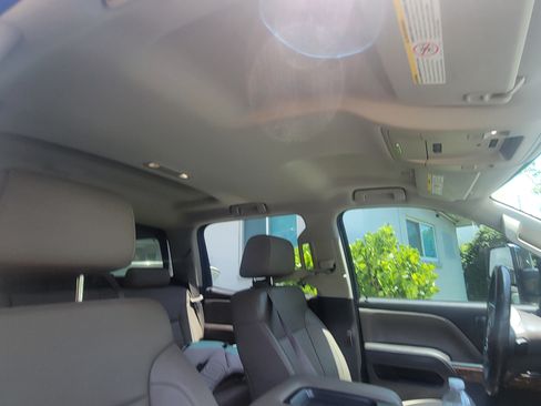 Used 2015 GMC Sierra 2500 SLT w/ Suspension Package, Off-Road image 8