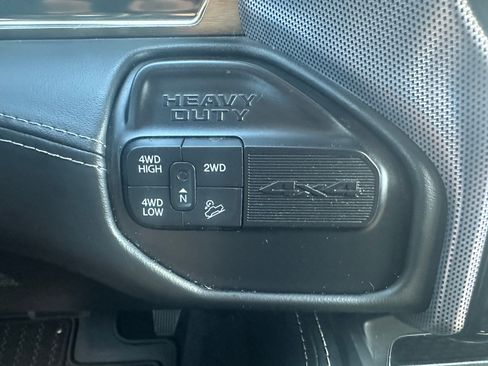 Used 2020 RAM 2500 Limited AWD/4WD image 17
