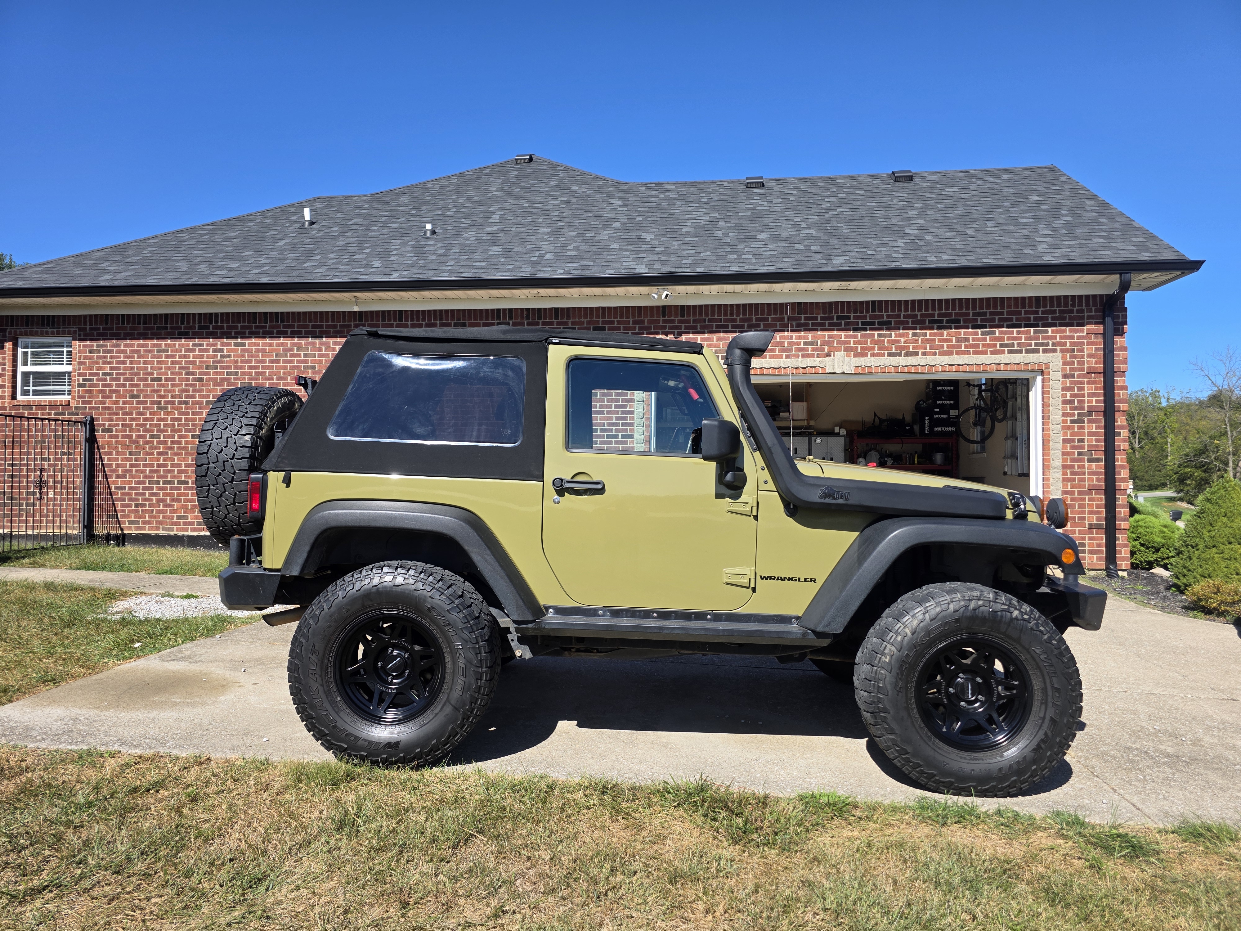 Used 2013 Jeep Wrangler Rubicon w/ PWR Convenience Group AWD/4WD image 5