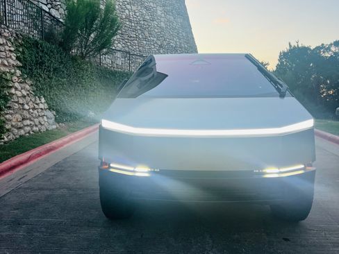 Used 2026 Tesla Cybertruck AWD Crew Cab image 6