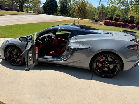 Used 2025 Chevrolet Corvette E-Ray w/ Stealth Interior Trim Package AWD/4WD image 5