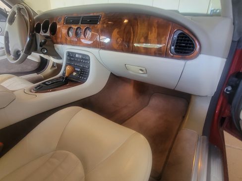 Used 1998 Jaguar XK8 Convertible image 12