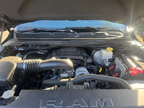 Used 2022 RAM 1500 Limited w/ Body-Colour Bumper Group image 6