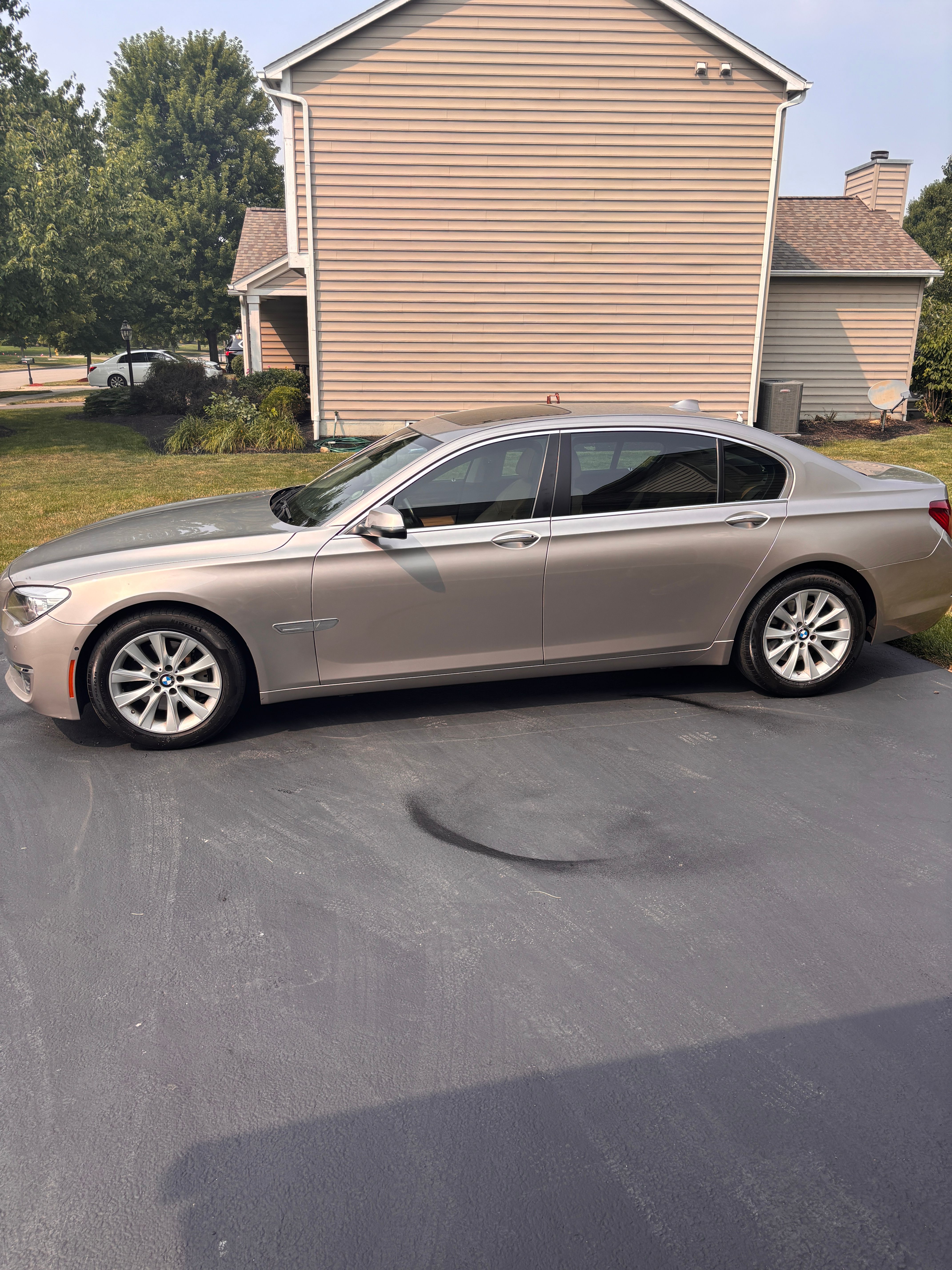 Used 2015 BMW 740Li xDrive AWD/4WD image 1