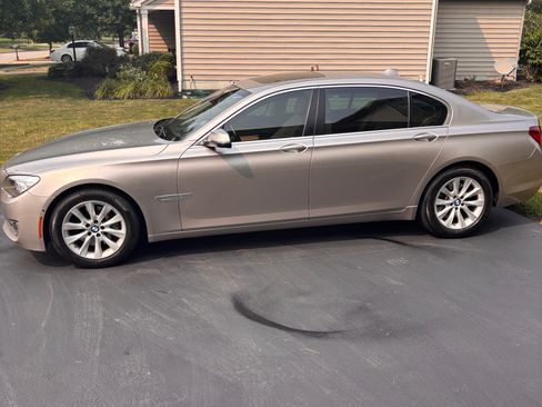 Used 2015 BMW 740Li xDrive AWD/4WD image 1