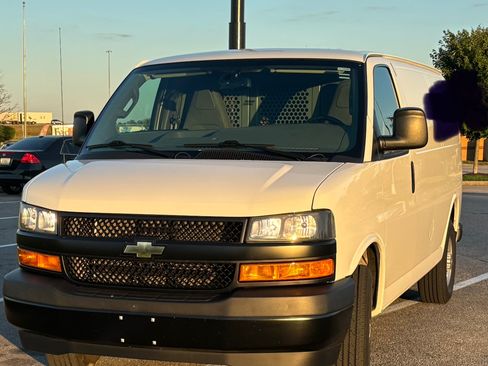 Used 2020 Chevrolet Express 2500 w/ Driver Convenience Package image 2