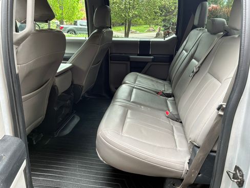 Used 2017 Ford F150 XLT AWD/4WD image 4