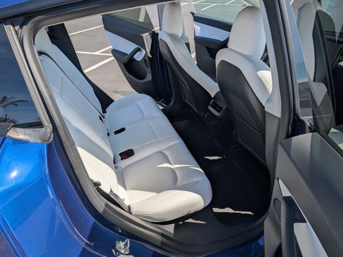 Used 2021 Tesla Model Y Performance image 11