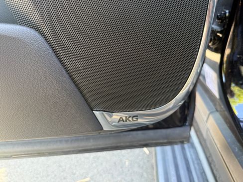 Used 2024 Cadillac Escalade ESV Sport Platinum w/ LPO, ONYX Package image 22