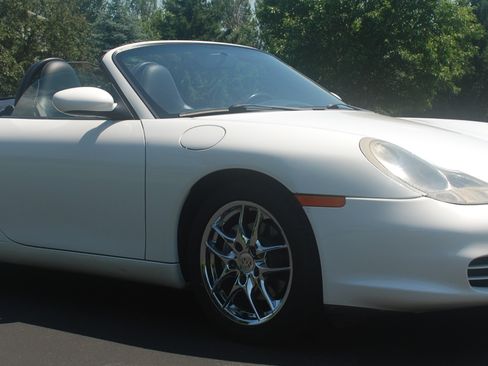 Used 2004 Porsche Boxster RWD image 8