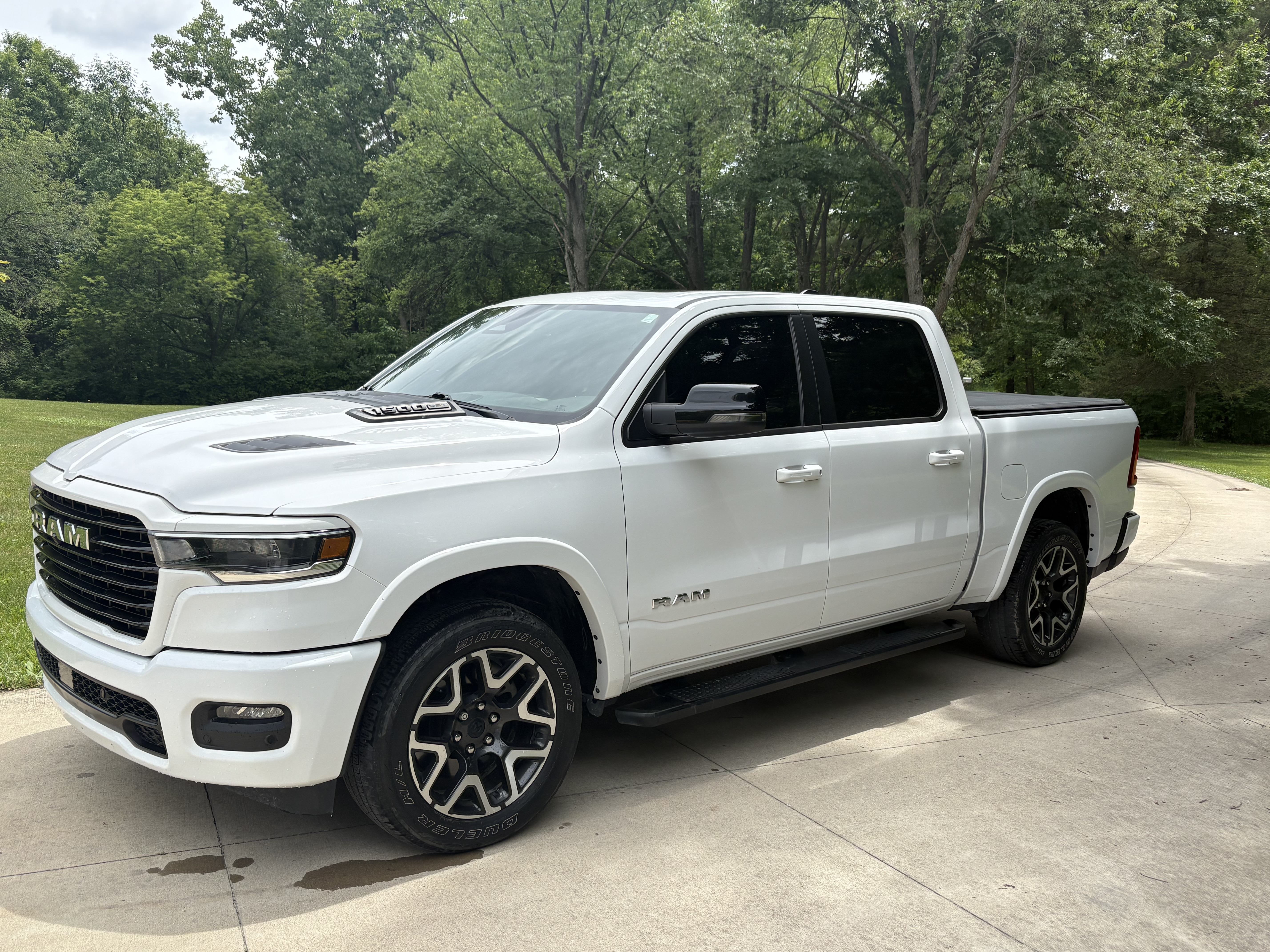 Used 2025 RAM 1500 Laramie w/ Sport Appearance Package AWD/4WD image 10