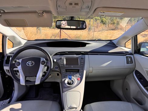 Used 2013 Toyota Prius Four FWD image 5