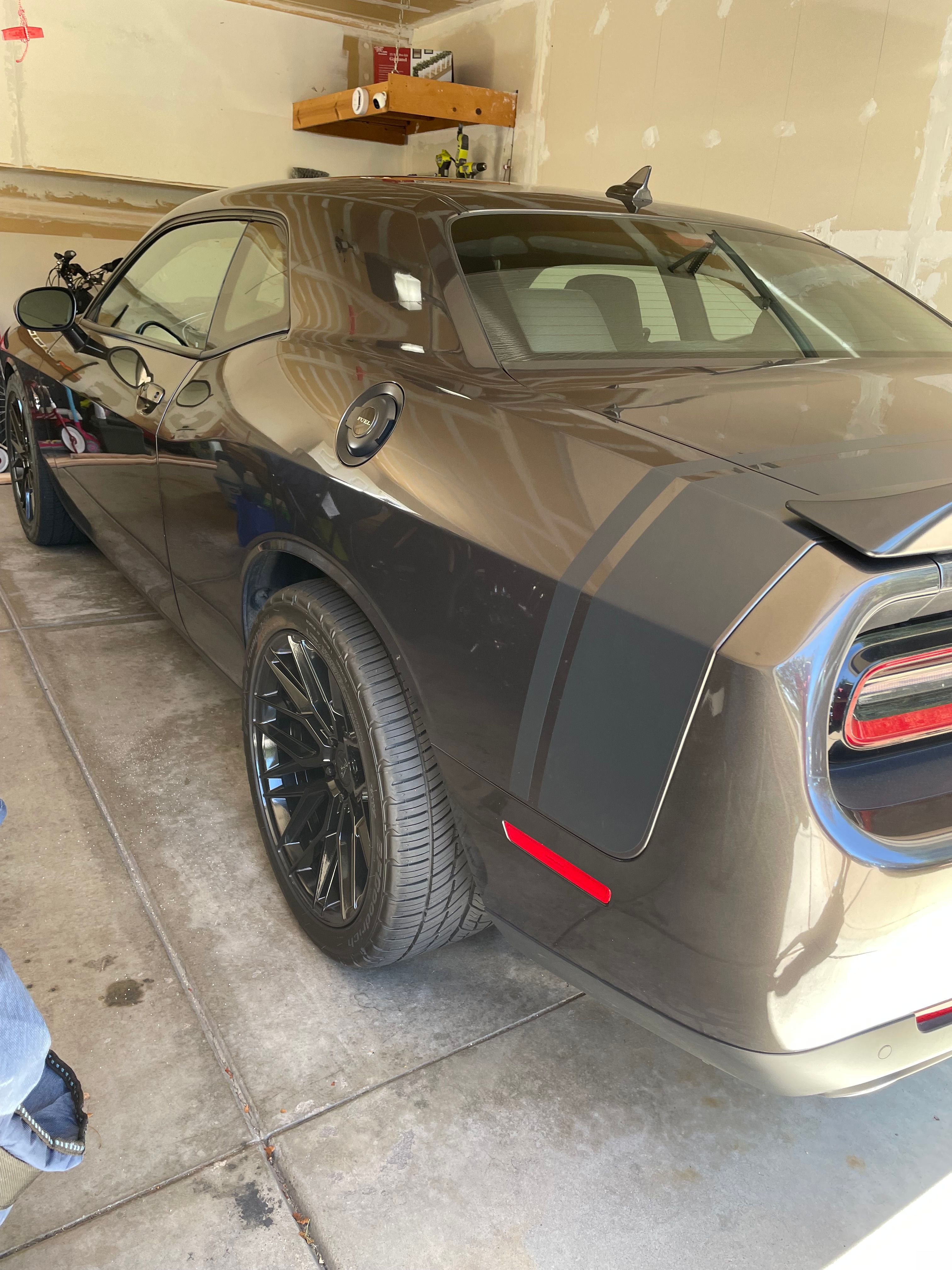 Used 2015 Dodge Challenger R/T Scat Pack RWD image 5