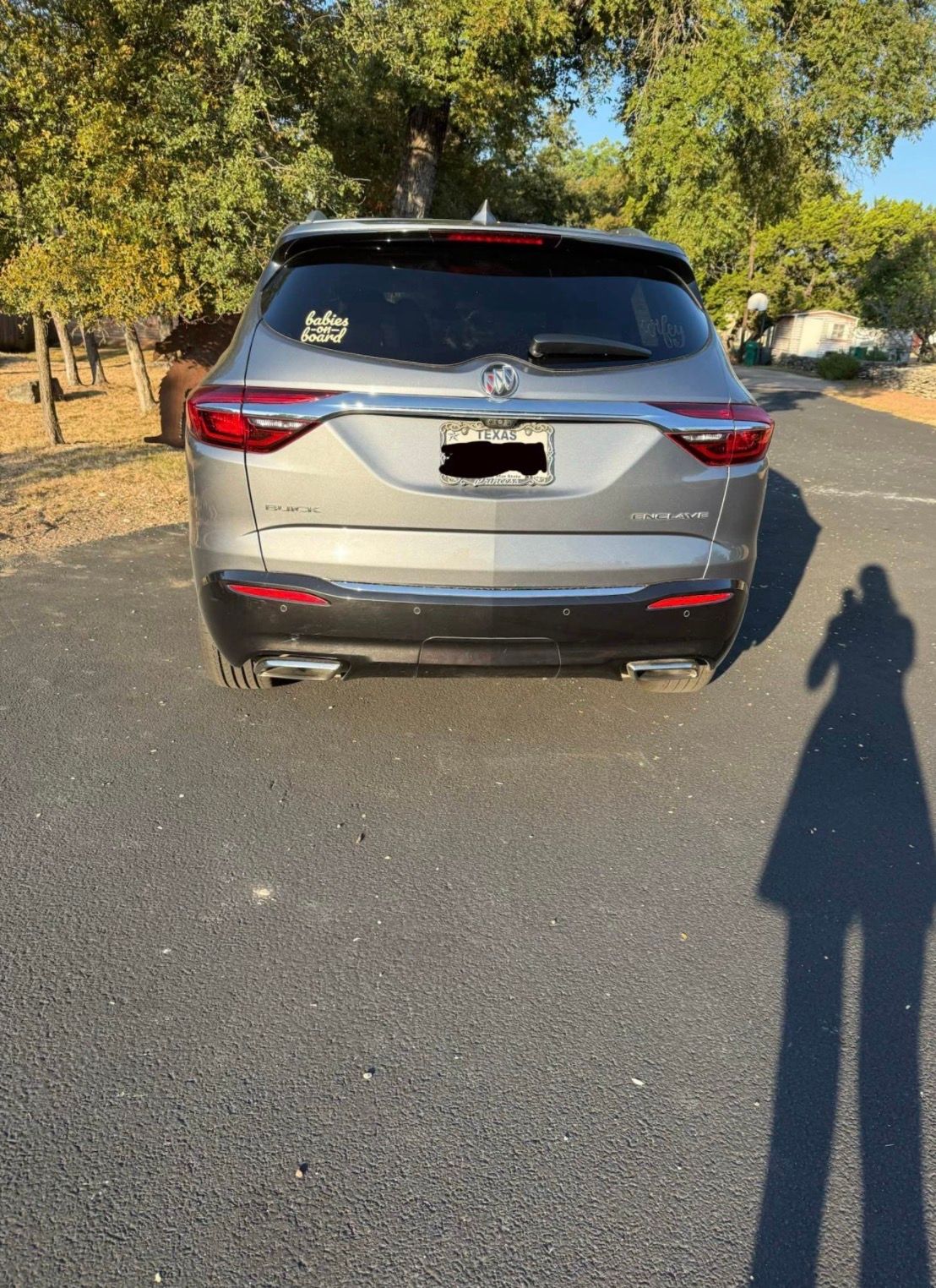 Used 2018 Buick Enclave Premium w/ Experience Buick Package FWD image 2