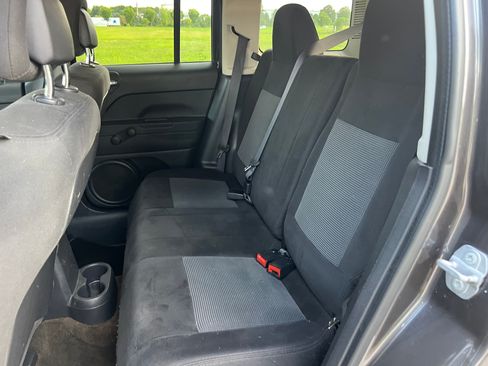 Used 2017 Jeep Patriot Sport AWD/4WD image 8