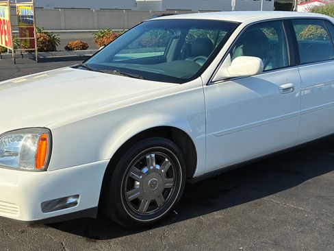 Used 2005 Cadillac De Ville FWD image 1