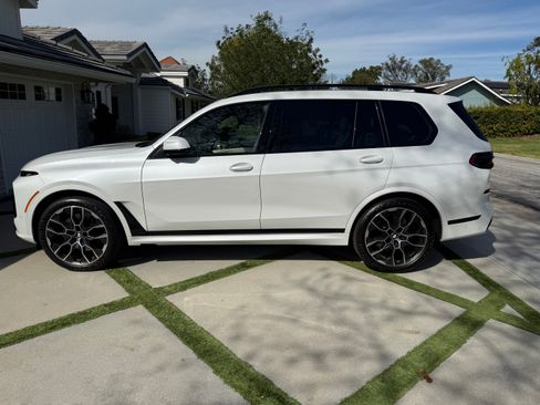 Used 2026 BMW X7 xDrive40i w/ Executive Package image 10