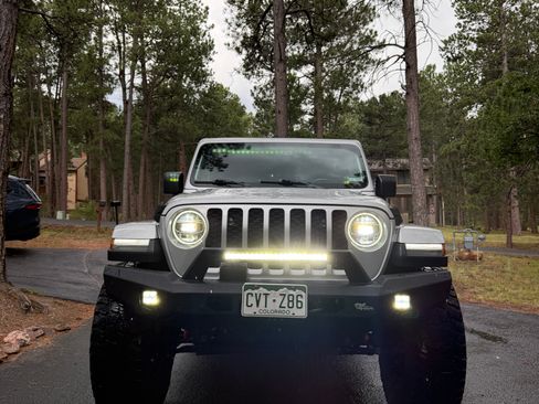 Used 2022 Jeep Gladiator Sport AWD/4WD image 4