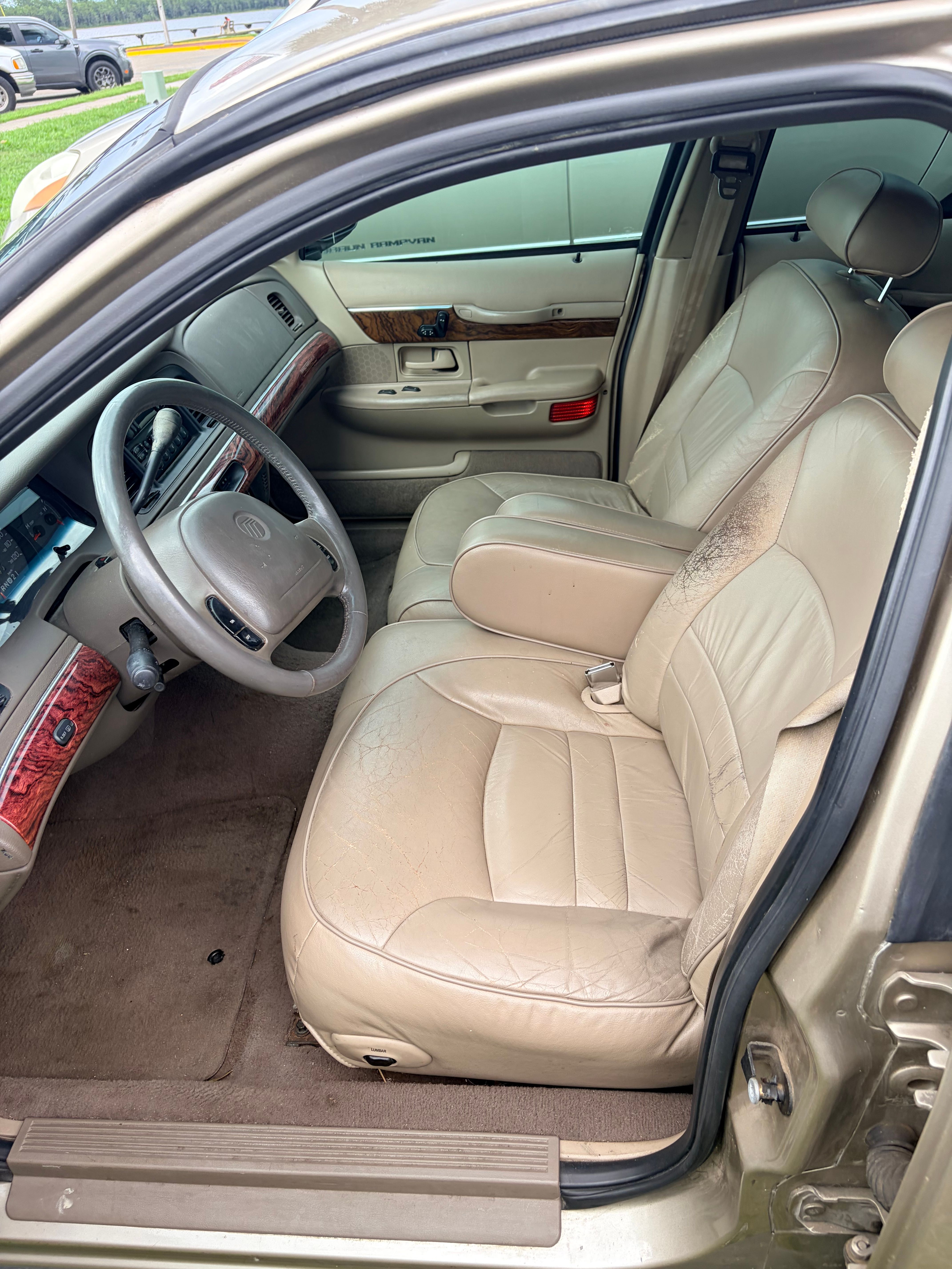 Used 2000 Mercury Grand Marquis LS RWD image 2