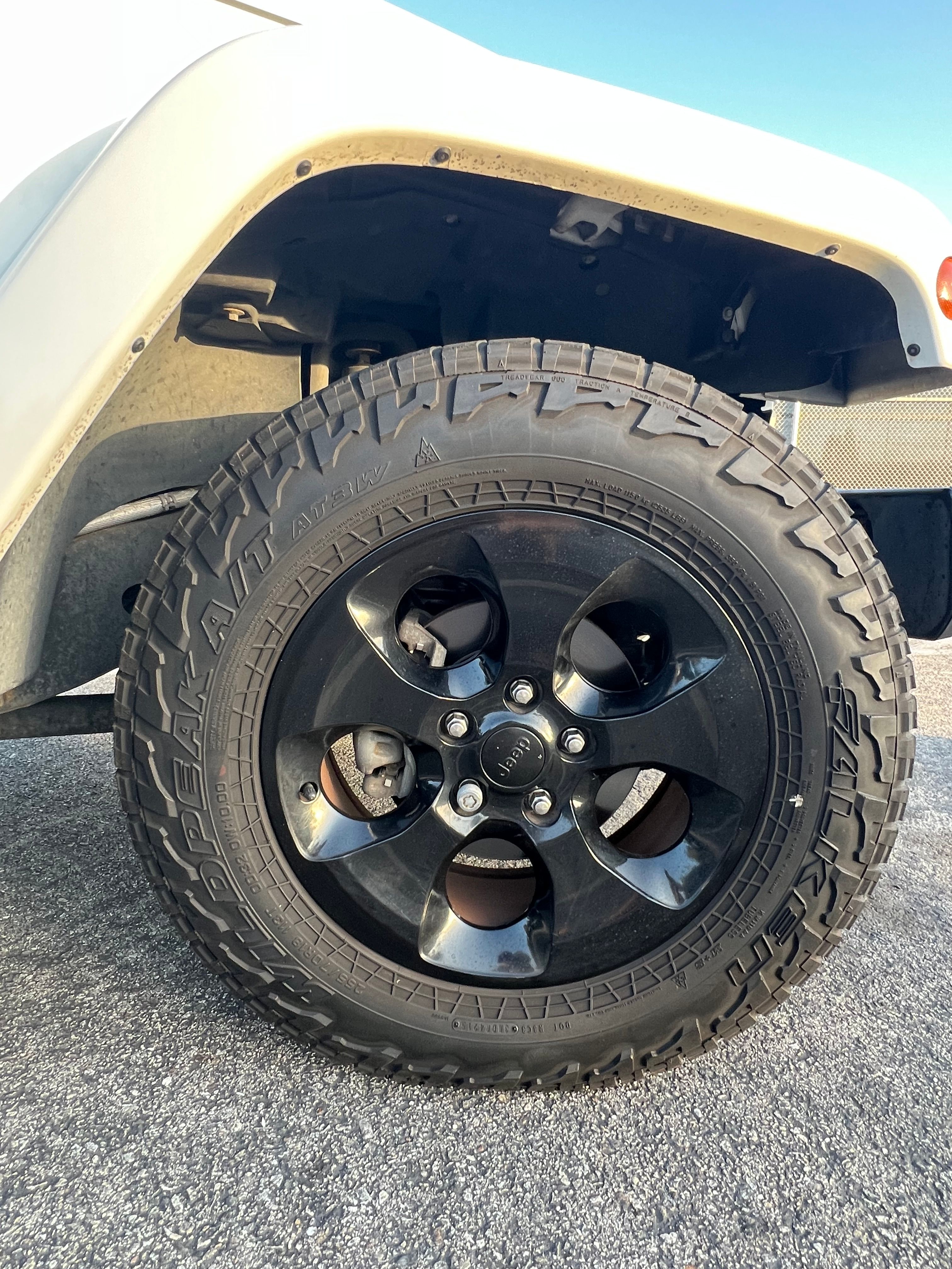 Used 2014 Jeep Wrangler Sahara w/ Connectivity Group AWD/4WD image 20