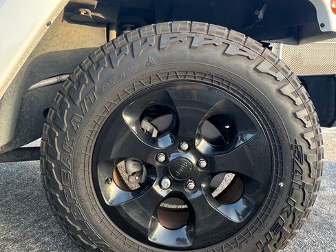 Used 2014 Jeep Wrangler Sahara w/ Connectivity Group AWD/4WD image 20