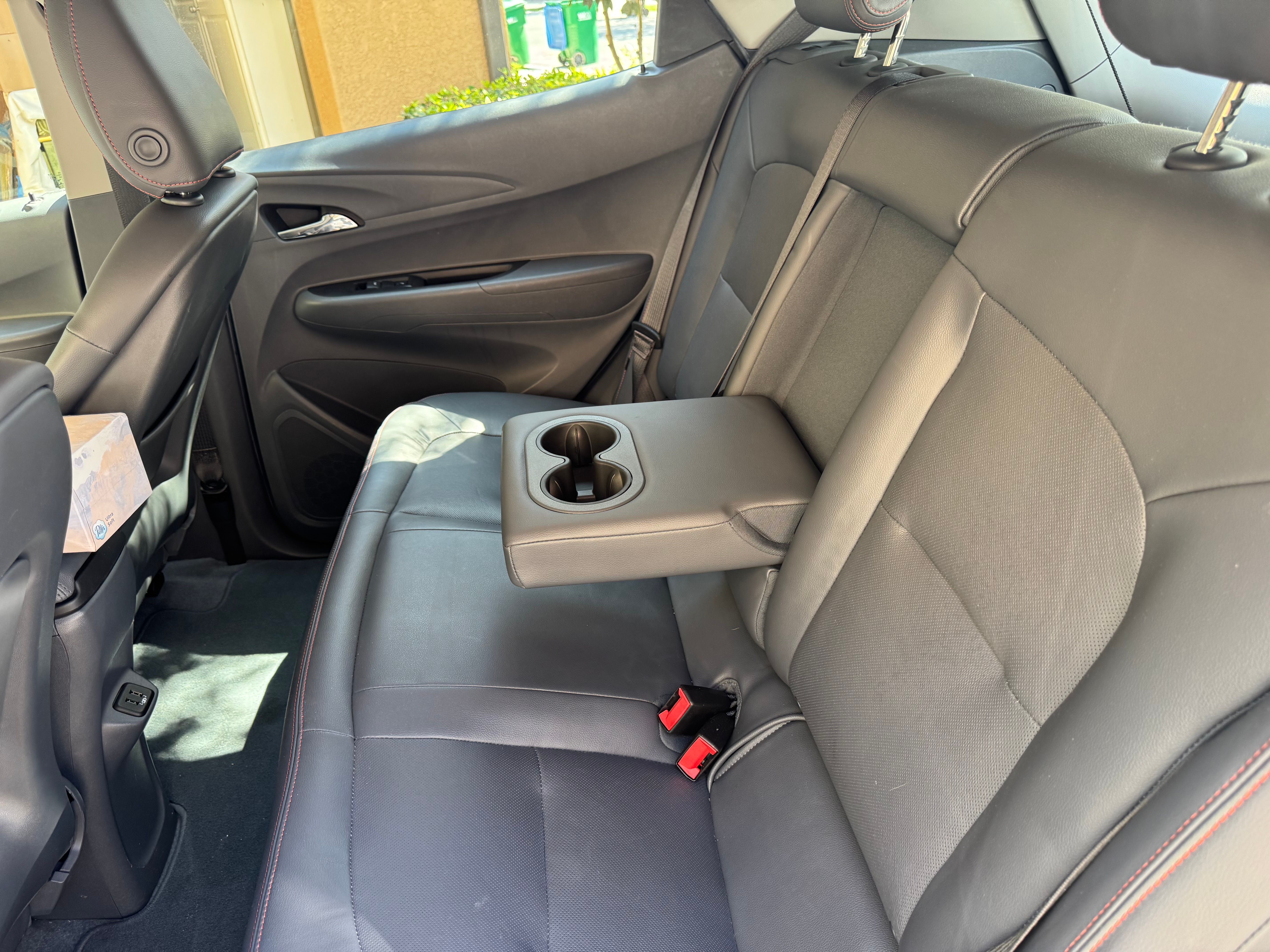 Used 2021 Chevrolet Bolt Premier w/ Infotainment Package FWD image 16