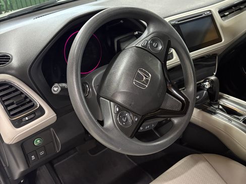 Used 2017 Honda HR-V EX image 18