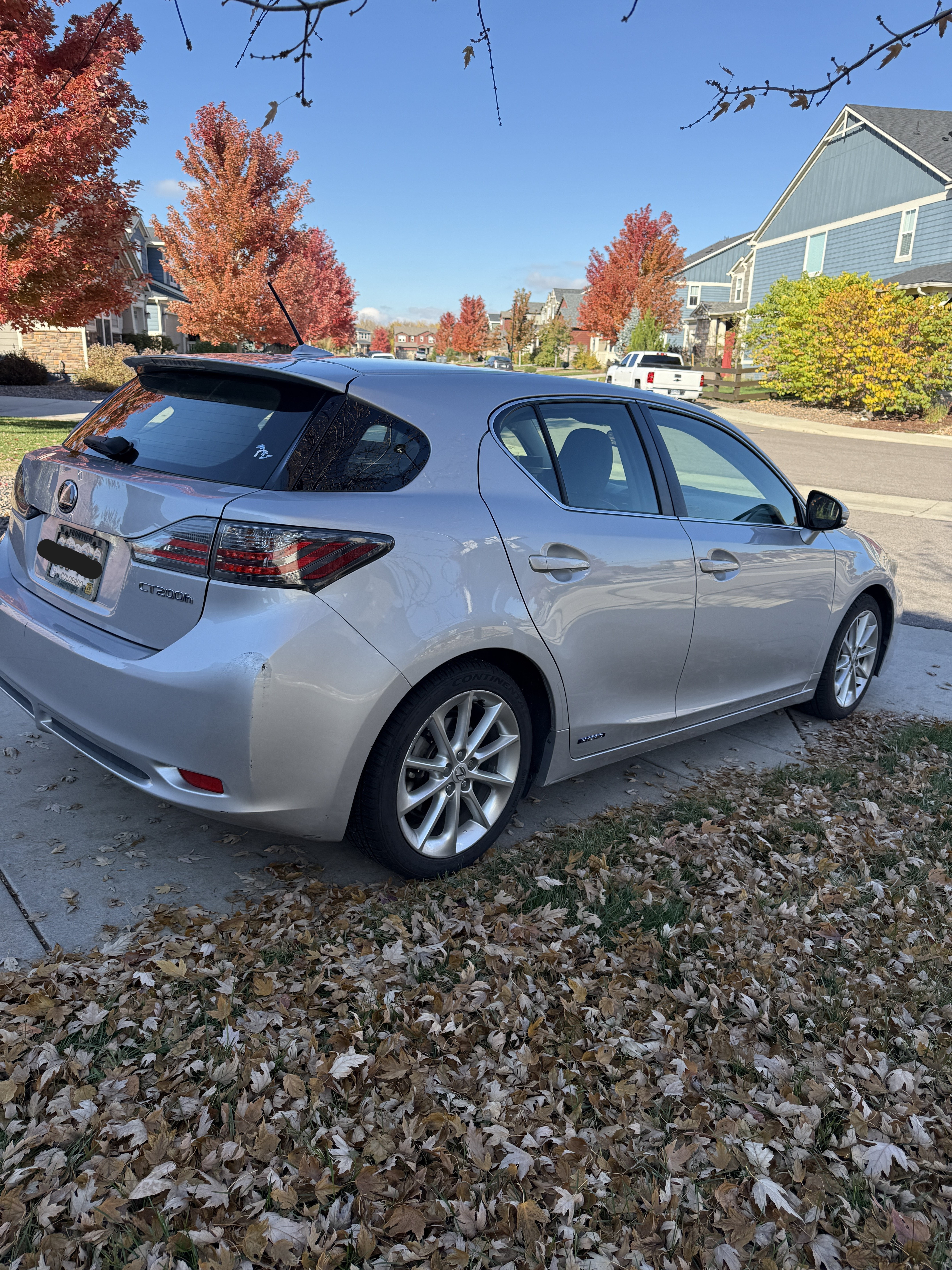 Used 2011 Lexus CT 200h Premium w/ Premium Audio Pkg FWD image 1
