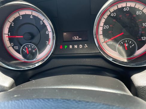 Used 2014 Dodge Grand Caravan SXT FWD image 4