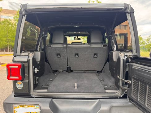 Used 2019 Jeep Wrangler Unlimited Sport S AWD/4WD image 21