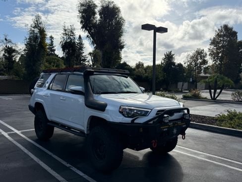 Used 2022 Toyota 4Runner SR5 Premium image 11