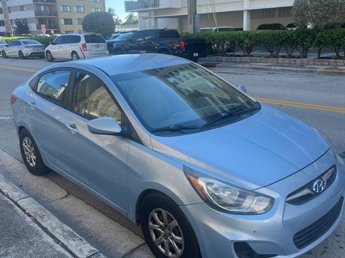 Used 2014 Hyundai Accent GLS image 5