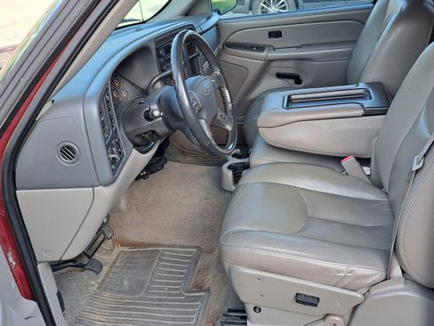 Used 2005 Chevrolet Avalanche Z71 w/ Preferred Equipment Group image 8