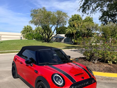 Used 2024 MINI Cooper S image 4