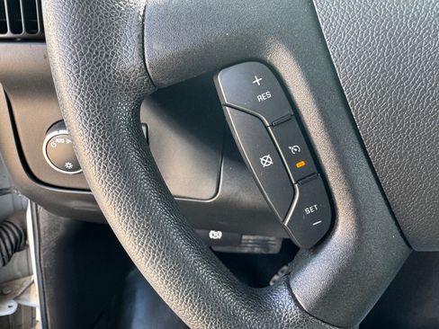 Used 2019 Chevrolet Express 2500 w/ Driver Convenience Package RWD image 15